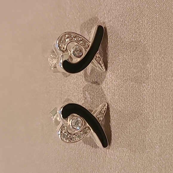 Sterling silver cubic zirconia heart black ribbon design earrings - Picture 7 of 8